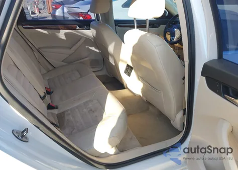 2013 Volkswagen Passat 2.0L Tdi Sel Premium z USA, uszkodzony, nr VIN 1VWCN7A37DC091334